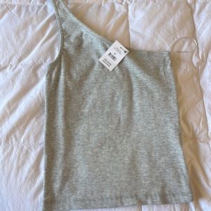 One shoulder top. NWT, grey size M